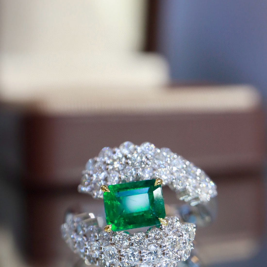 14k Gold 2.38 Ctw Vivid Green Natural Emerald & Diamond Ring - 6