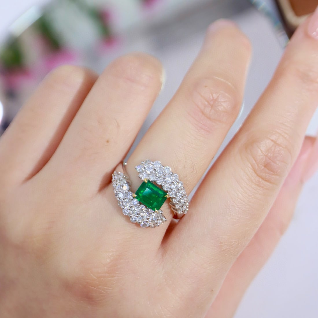 14k Gold 2.38 Ctw Vivid Green Natural Emerald & Diamond Ring - 8