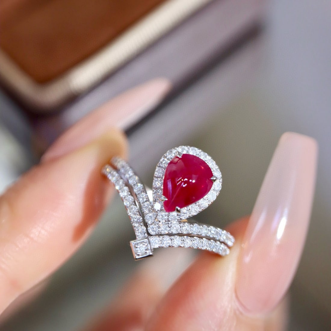 14k Gold 1.52 Ctw Natural Ruby & Diamond Ring: Ref:230996126 // gold content:14k gold // ring size:7. 25us // // main gemstone:ruby // shape:pear // carat weight:1. 07ct // color:red // treatment:natural // // adjacent gemstone 2 : diamond //