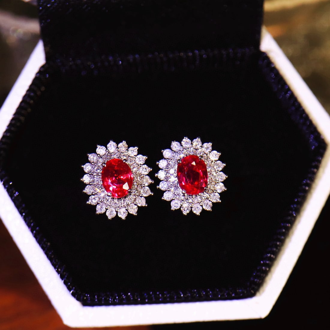 14k Gold 1.35 Ctw Vivid Red Natural Ruby & Diamond Earrings: Ref:230996127 // gold content:14k gold // main gemstone:ruby // shape:oval // carat weight:1ct // color:vivid red // treatment:natural // // adjacent gemstone 2 : diamond // shape:round // carat