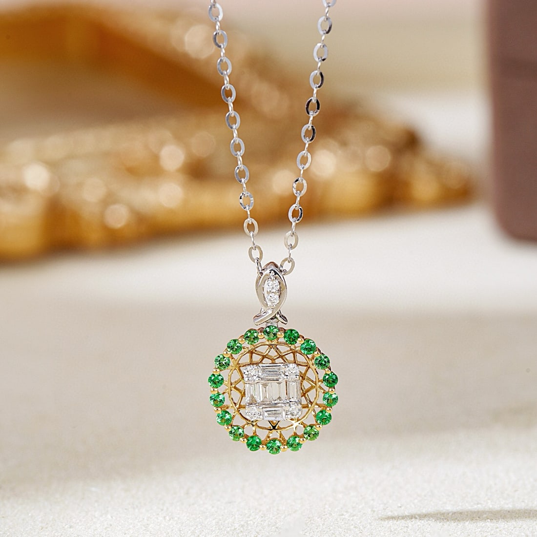 14k Gold 0.40 Ctw Natural H Diamond Necklace: Ref:230996135 // gold content:14k gold // main gemstone:diamond // shape:multiply // carat weight:0. 15ct // clarity grade:vs-si // color:h // treatment:natural // // adjacent gemstone 2 : tsavorite