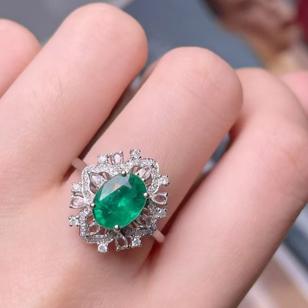 14k Gold 1.75 Ct Vivid Green Natural Emerald & Diamond Ring - 2