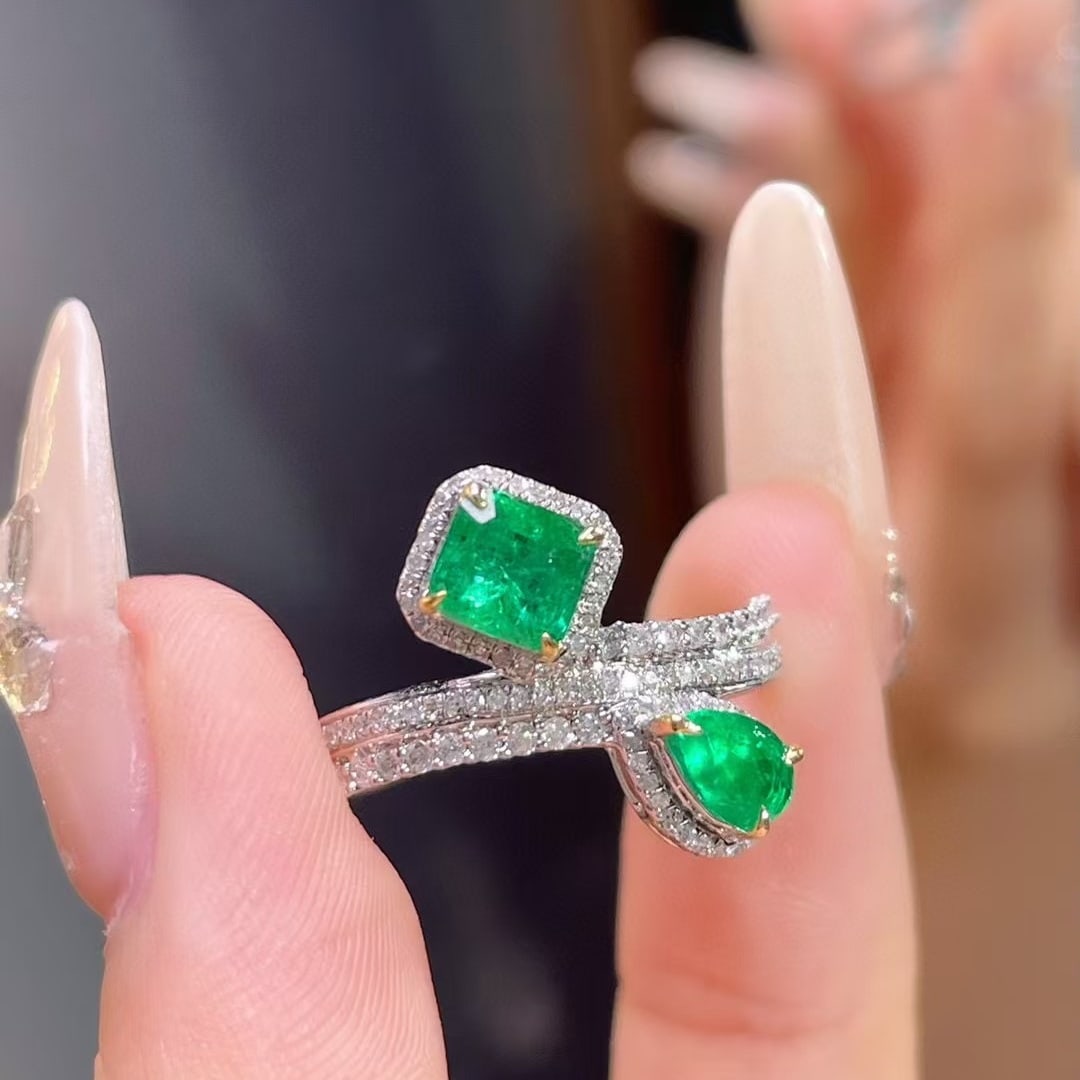 14k Gold 1 Ct Vivid Green Natural Emerald & Diamond Ring - 3
