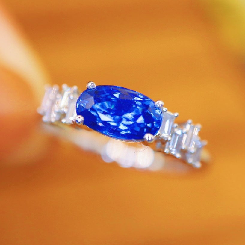 14k Gold 1.56 Ctw Natural Sapphire & Diamond Ring: Ref:230996142 // gold content:14k gold // ring size:7. 25us // // main gemstone:sapphire // shape:oval // carat weight:1. 35ct // color:royal blue // treatment:natural // // adjacent gemstone 2 : diam
