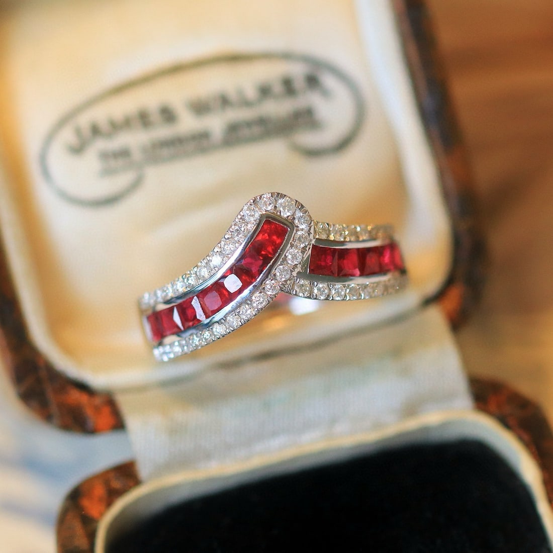14k Gold 1.34 Ctw Natural Ruby & Diamond Ring: Ref:230996144 // gold content:14k gold // ring size:7. 25us // // main gemstone:ruby // shape:princess // carat weight:1. 05ct // color:pigeonblood red // treatment:natural // // adjacent gemstone 2 :