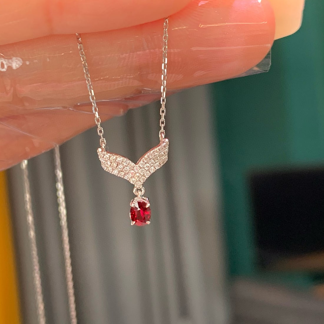 14k Gold 0.36 Ctw Natural Ruby & Diamond Necklace: Ref:230996146 // gold content:14k gold // main gemstone:ruby // shape:oval // carat weight:0. 26ct // color:pigeonblood red // treatment:natural // // adjacent gemstone 2 : diamond // shape:round //