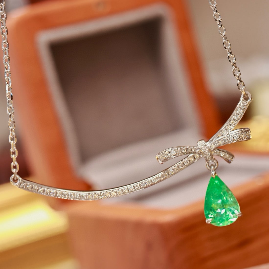 14k Gold 1.53 Ctw Natural Emerald & Diamond Necklace - 2
