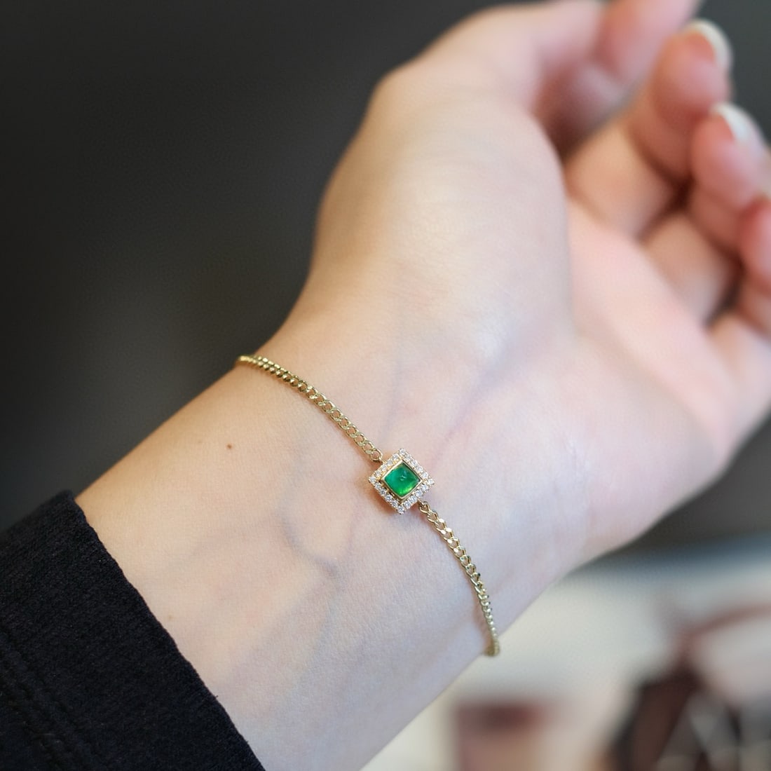 14k Gold 0.38 Ctw Vivid Green Natural Emerald & Diamond Bracelet - 2