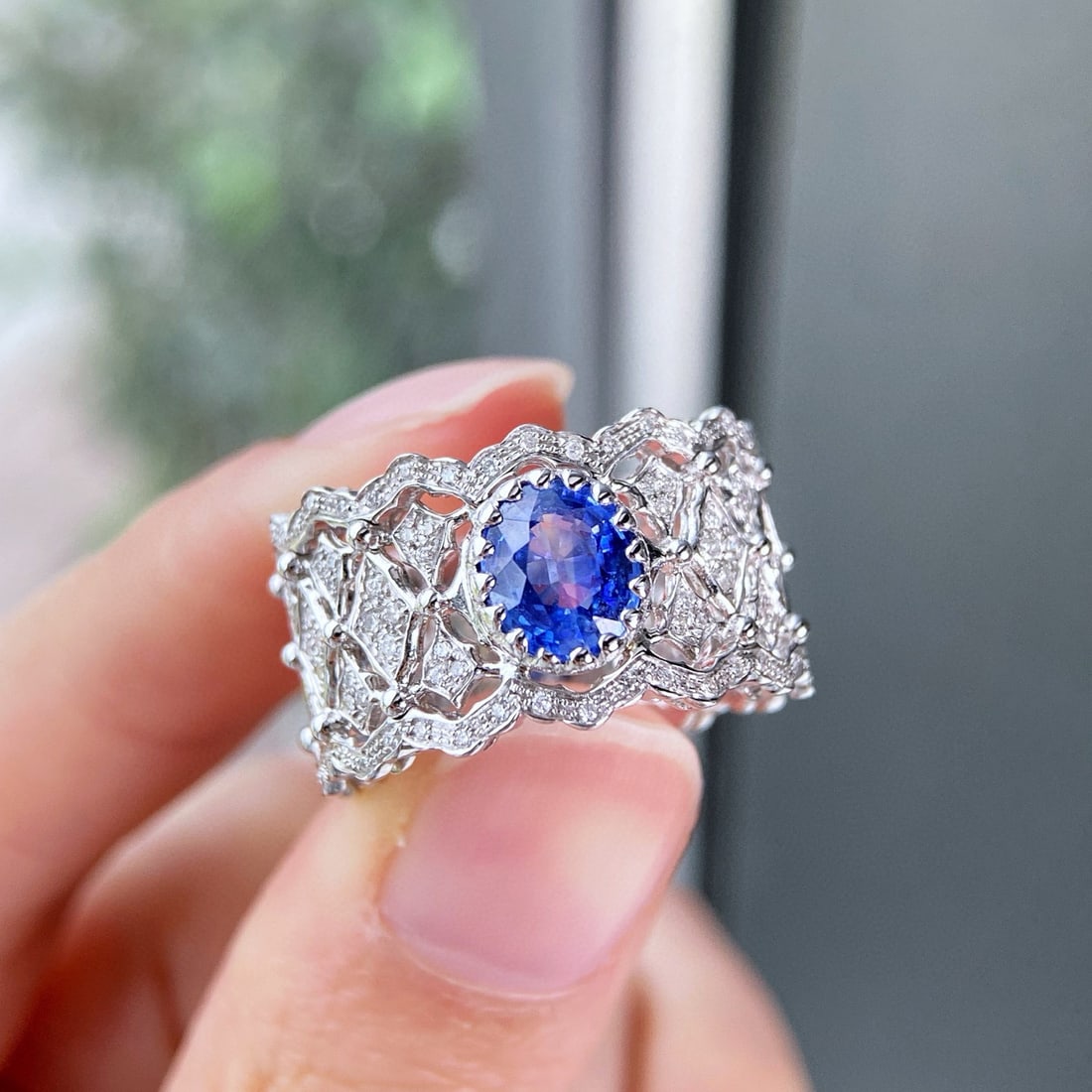 14k Gold 2.18 Ctw Natural Sapphire & Diamond Ring: Ref:230996173 // gold content:14k gold // ring size:7. 25us // // main gemstone:sapphire // shape:oval // carat weight:1. 48ct // color:cornflower blue // treatment:natural // // adjacent gemstone 2 :