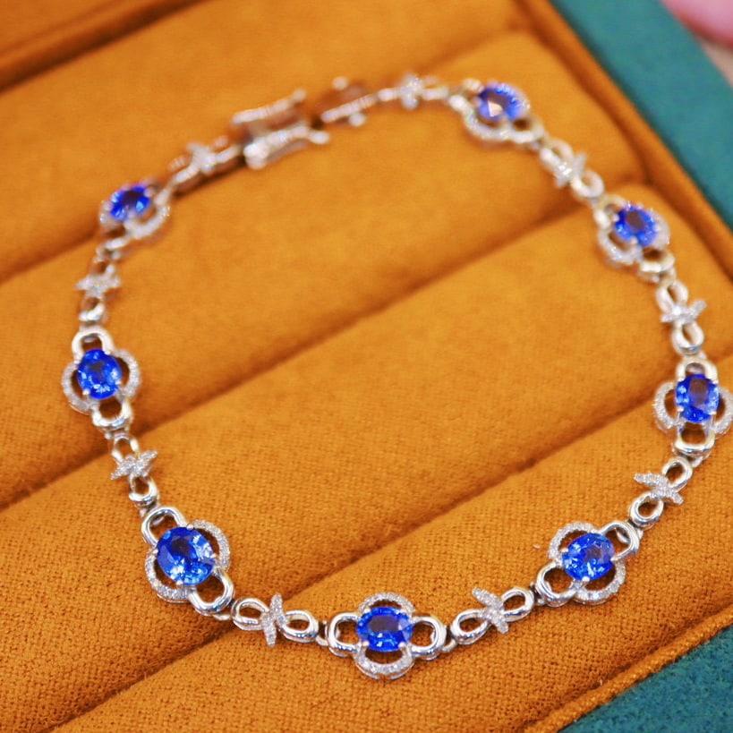 14k Gold 4.00 Ctw Natural Sapphire & Diamond Bracelet: Ref:230996175 // gold content:14k gold // main gemstone:sapphire // shape:oval // carat weight:3. 55ct // color:cornflower blue // treatment:natural // // adjacent gemstone 2 : diamond // number of