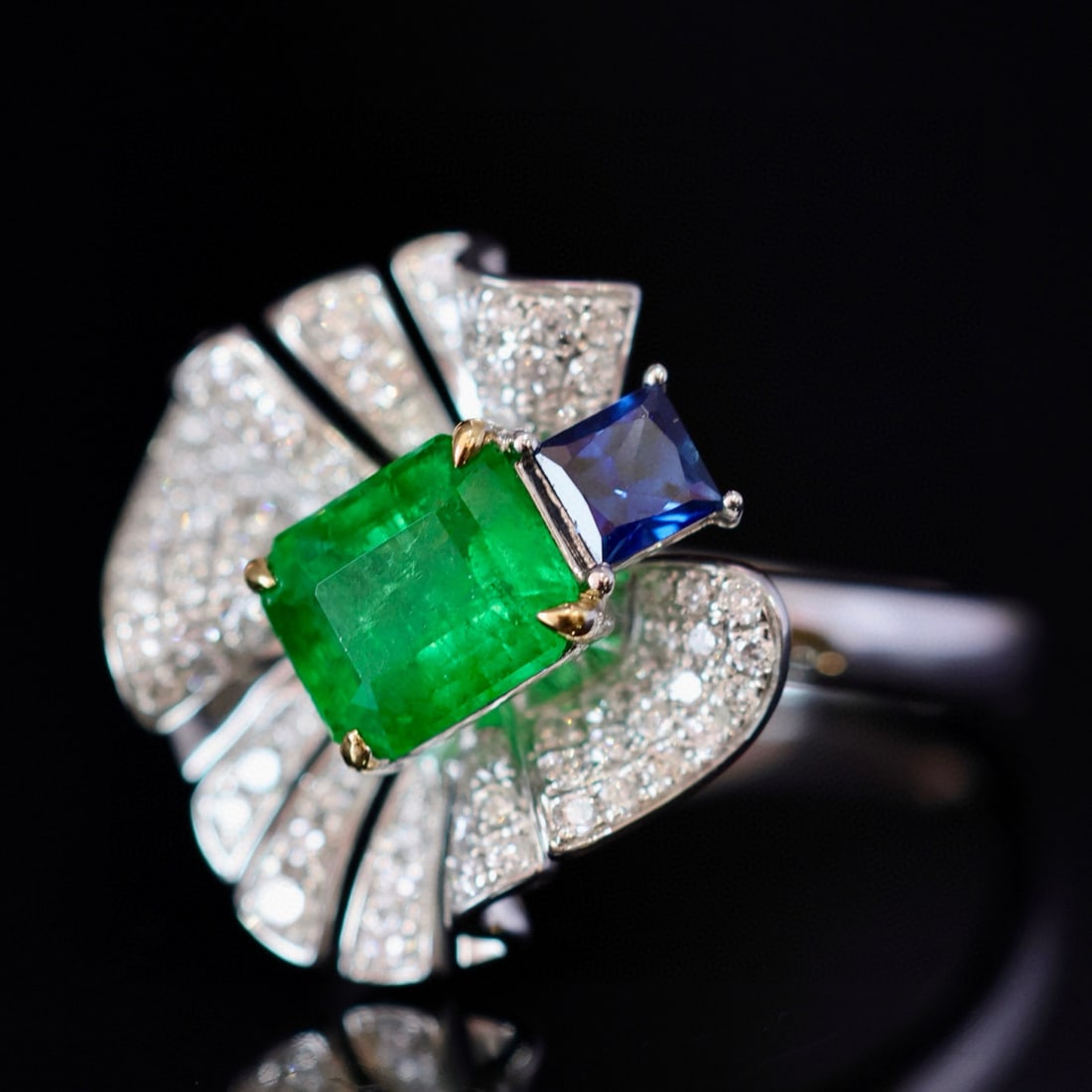 14k Gold 1.53 Ctw Vivid Green Natural Emerald & Diamond Ring - 6