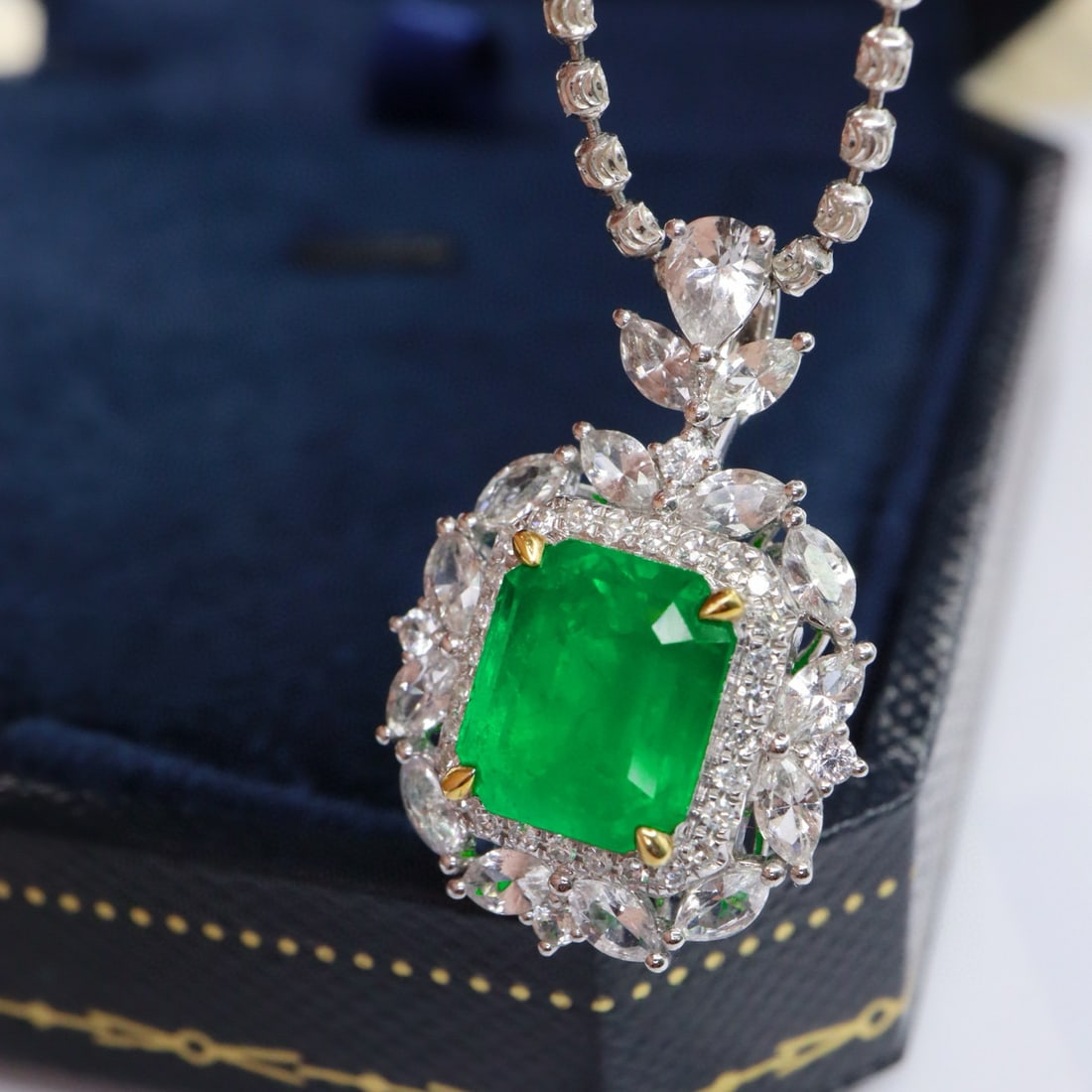 14k Gold 2.65 Ctw Vivid Green Natural Emerald & Diamond Pendant( Without Chain ) - 2