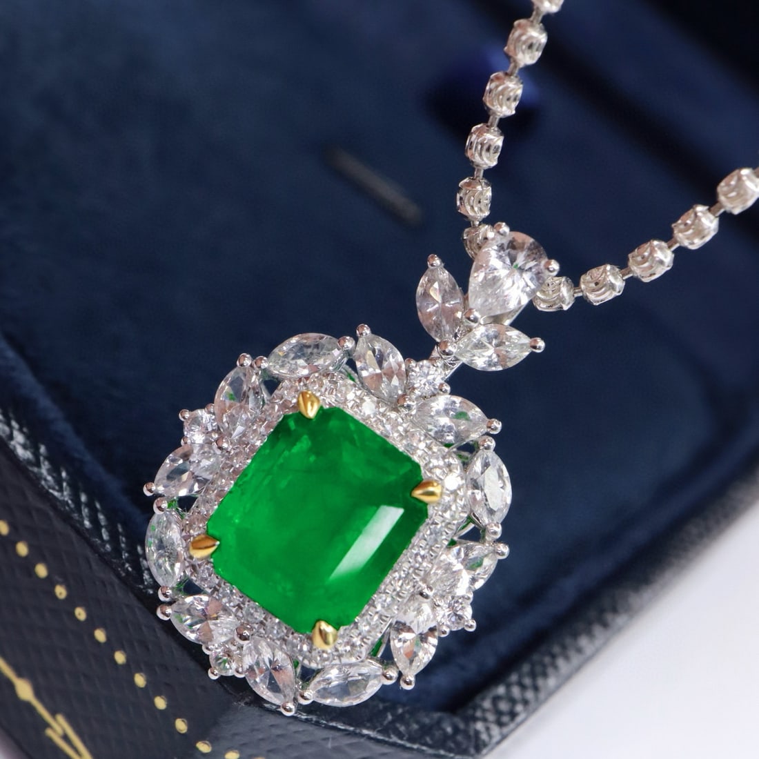 14k Gold 2.65 Ctw Vivid Green Natural Emerald & Diamond Pendant( Without Chain ) - 5