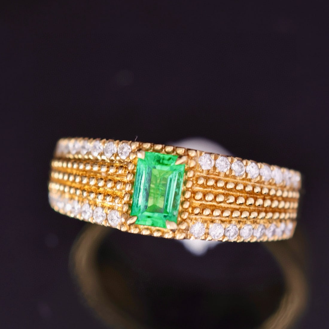 14k Gold 0.83 Ctw Vivid Green Natural Emerald & Diamond Ring - 3
