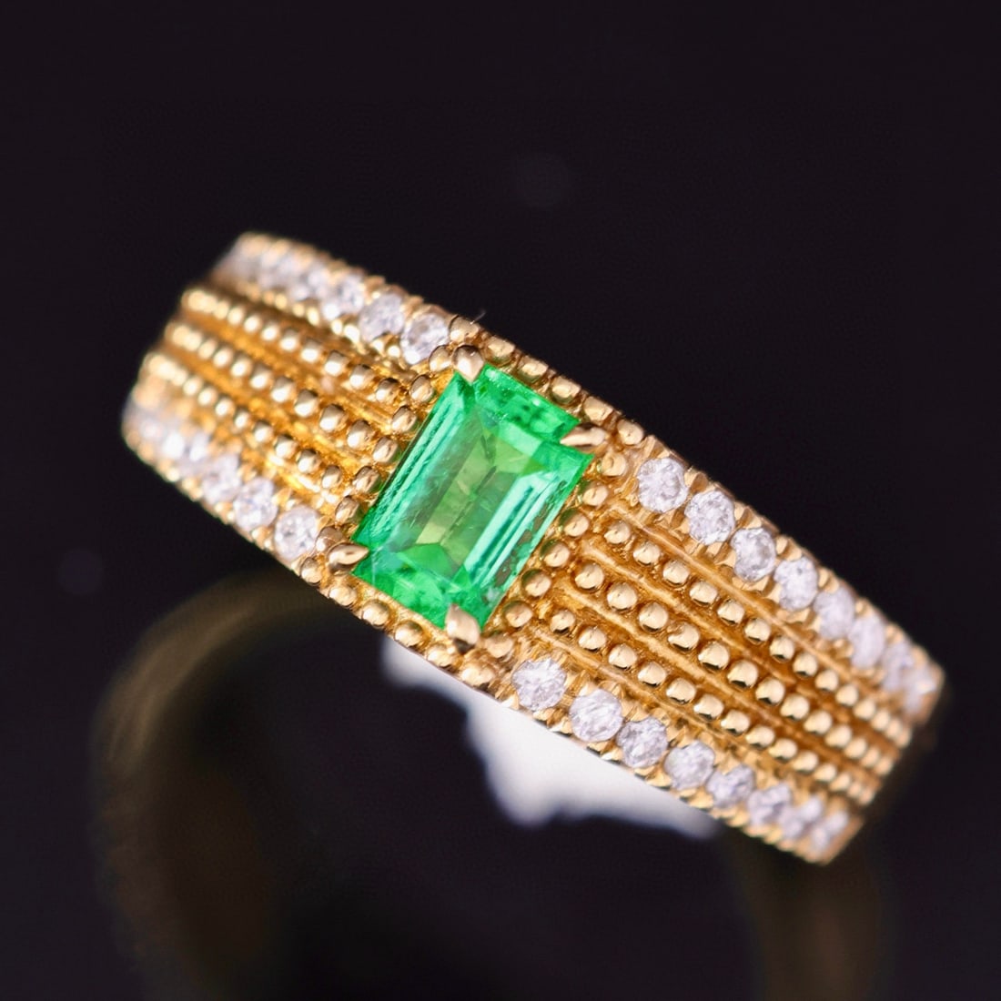 14k Gold 0.83 Ctw Vivid Green Natural Emerald & Diamond Ring - 4