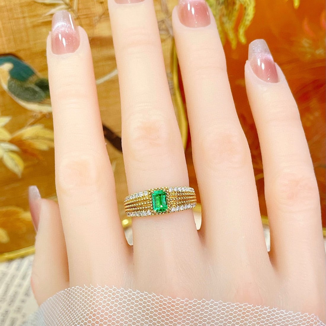 14k Gold 0.83 Ctw Vivid Green Natural Emerald & Diamond Ring - 5
