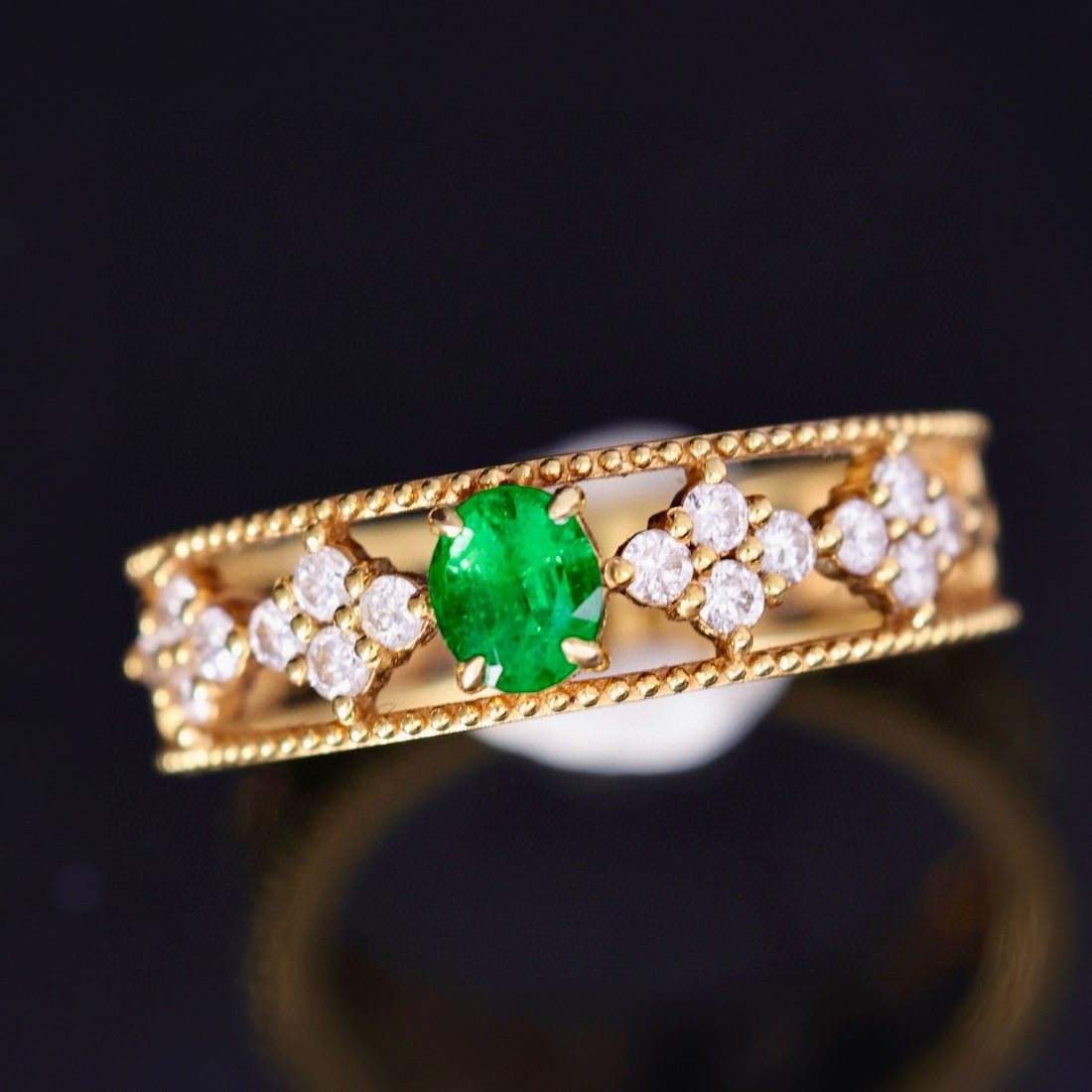 14k Gold 0.71 Ctw Vivid Green Natural Emerald & Diamond Ring: Ref:230996183 // gold content:14k gold // ring size:7. 25us // // main gemstone:emerald // shape:oval // carat weight:0. 39ct // color:vivid green // treatment:natural // // adjacent gemstone 2 : diam