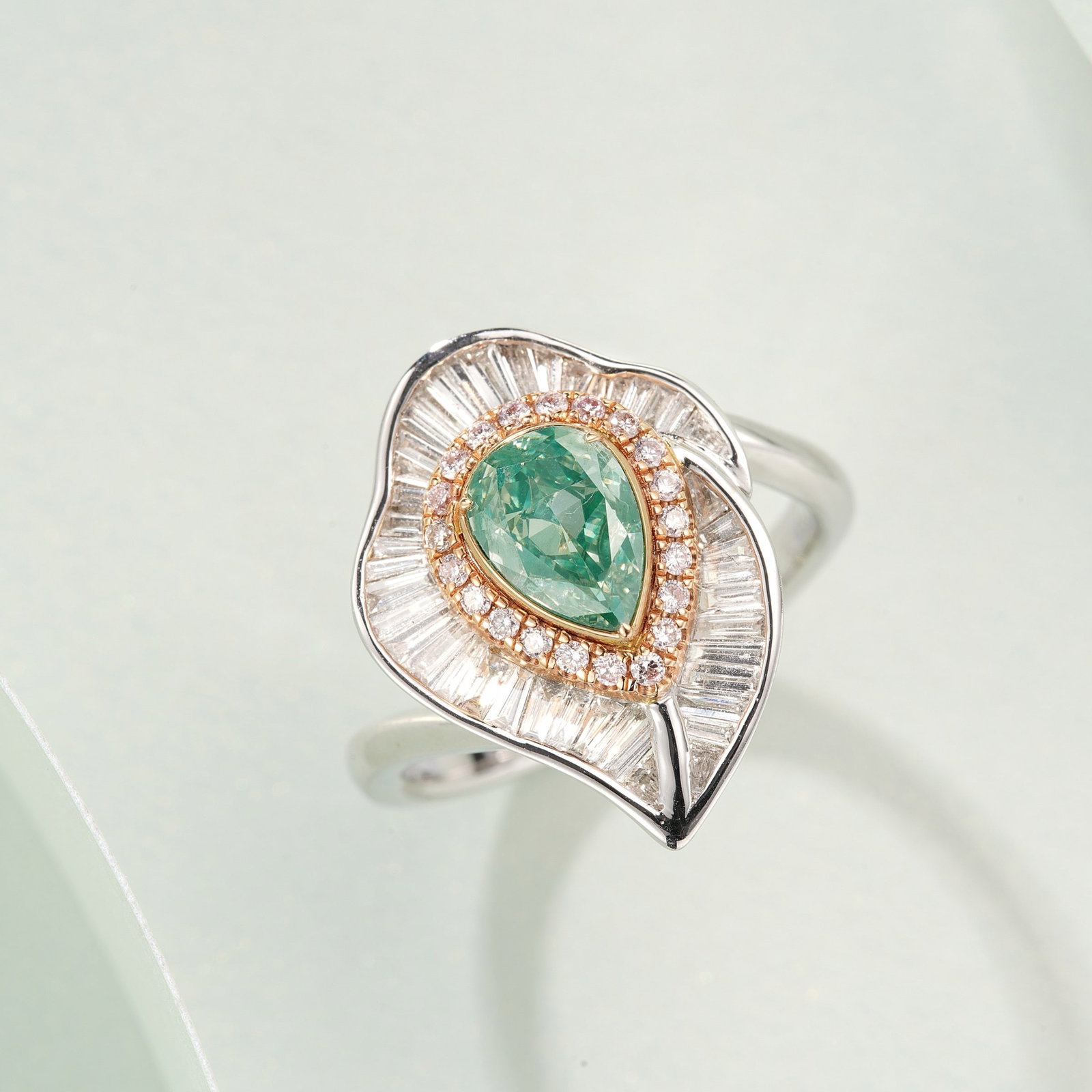 14k Gold 1.60 Ctw Natural Green Diamond & Diamond Ring: Ref:230996194 // gold content:14k gold // ring size:7. 25us // // main gemstone:green diamond // shape:pear // carat weight:1. 02ct // color:green // treatment:natural // // adjacent gemstone 2 : diam