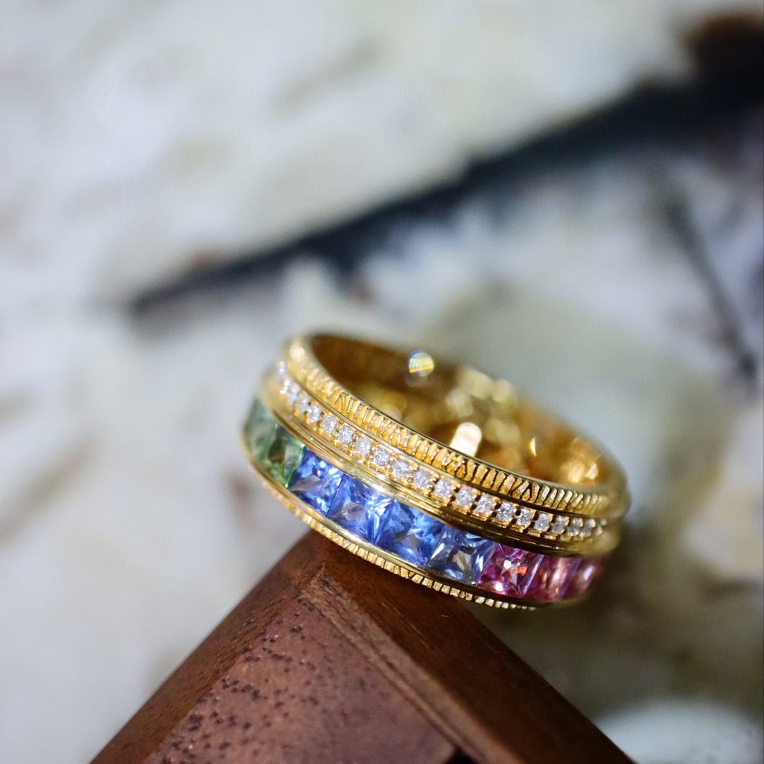 14k Gold 3.72 Ctw Natural Sapphire & Diamond Ring: Ref:230996206 // gold content:14k gold // ring size:7. 25us // // main gemstone:sapphire // shape:princess // carat weight:3. 47ct // color:color // treatment:natural // // adjacent gemstone 2 :