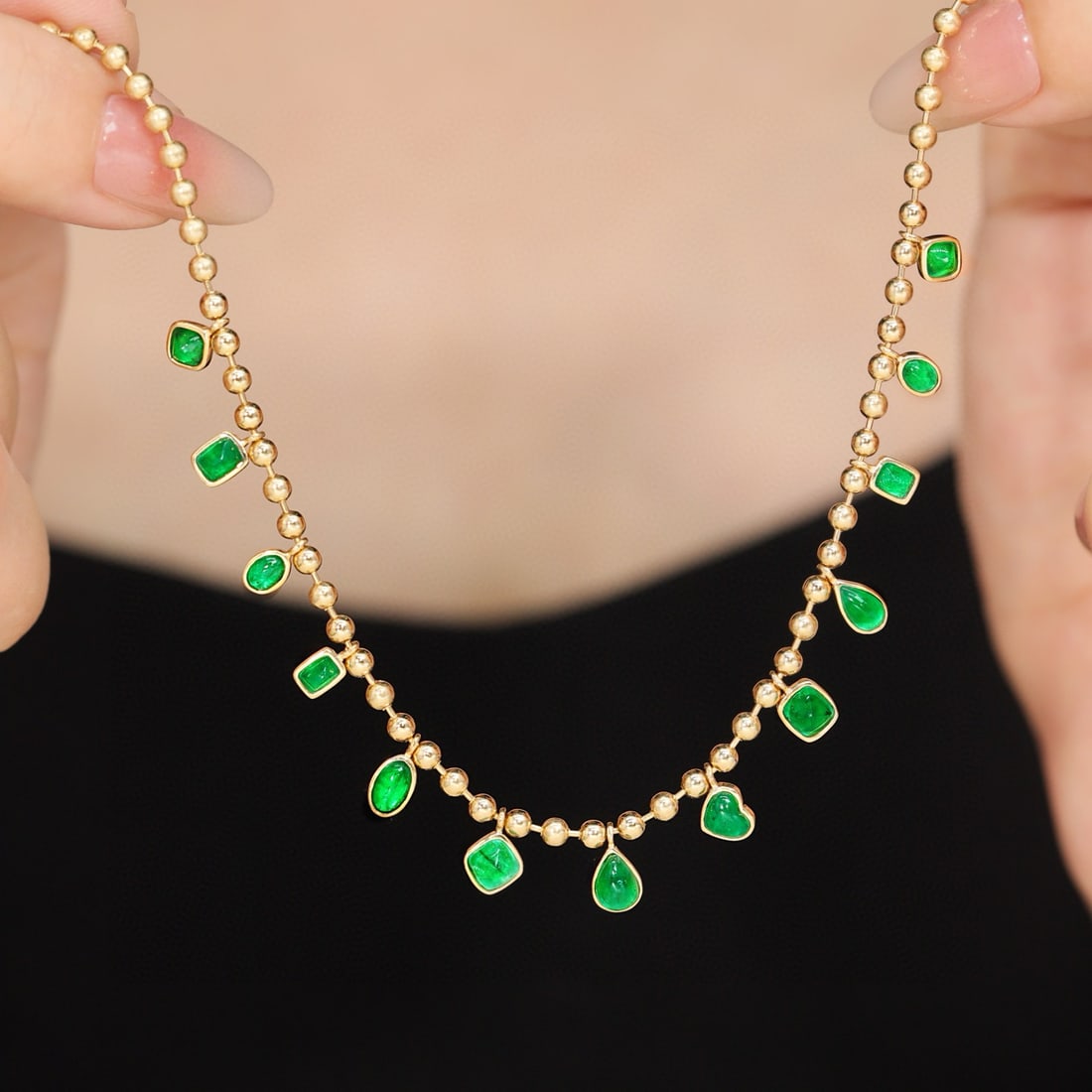 14k Gold 2.5 Ct Vivid Green Natural Emerald Necklace: Ref:230996207 // gold content:14k gold // main gemstone:emerald // shape:multiply // carat weight:2. 5ct // color:vivid green // treatment:natural // Condition: New Low Estimate: 17000.00 High