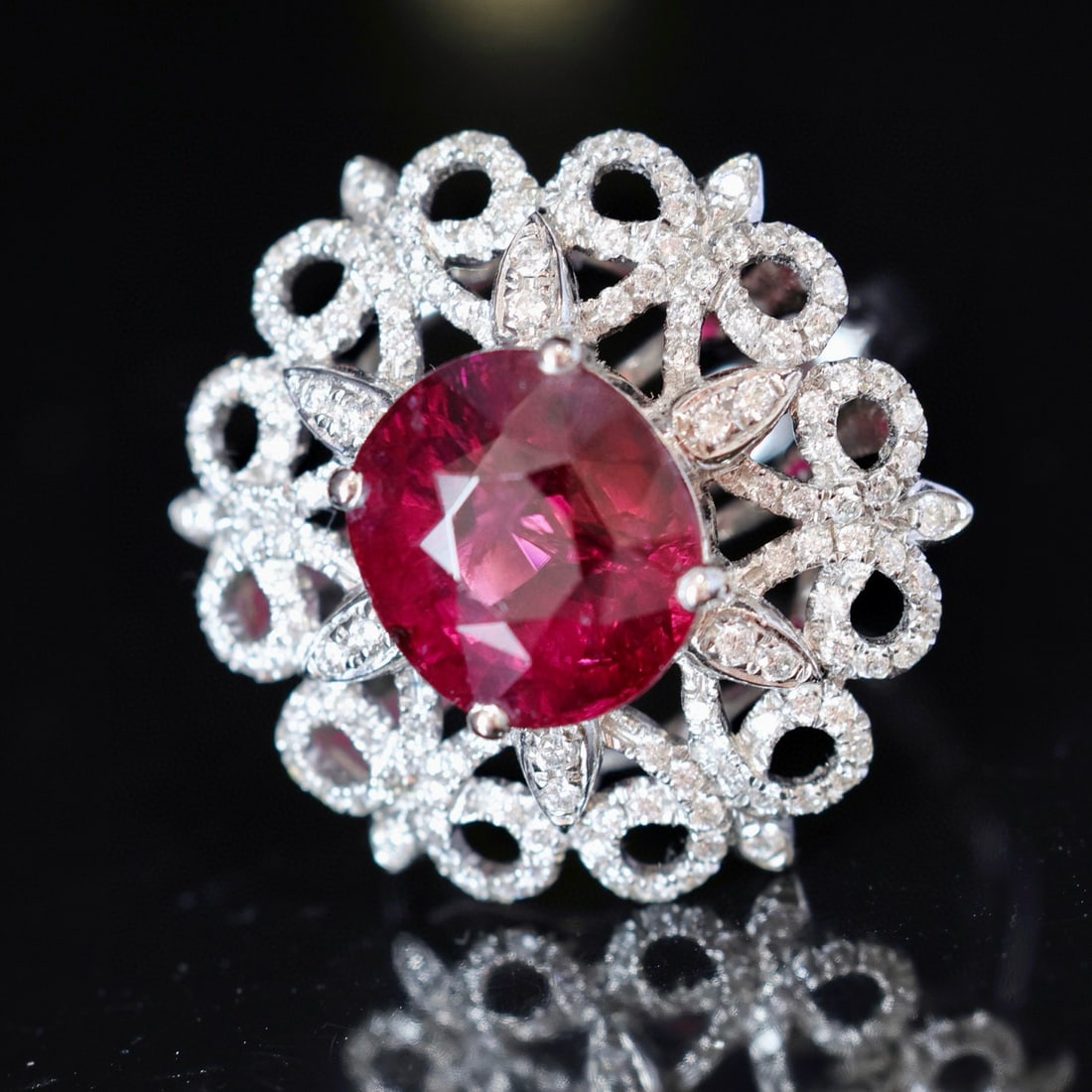 14k Gold 3.87 Ctw Natural Tourmaline & Diamond Ring: Ref:230996210 // gold content:14k gold // ring size:7. 25us // // main gemstone:tourmaline // shape:oval // carat weight:3. 43ct // color:red // treatment:natural // // adjacent gemstone 2 : diamond /
