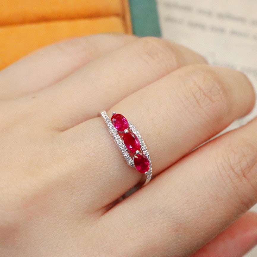 14k Gold 0.95 Ctw Natural Ruby & Diamond Ring - 4