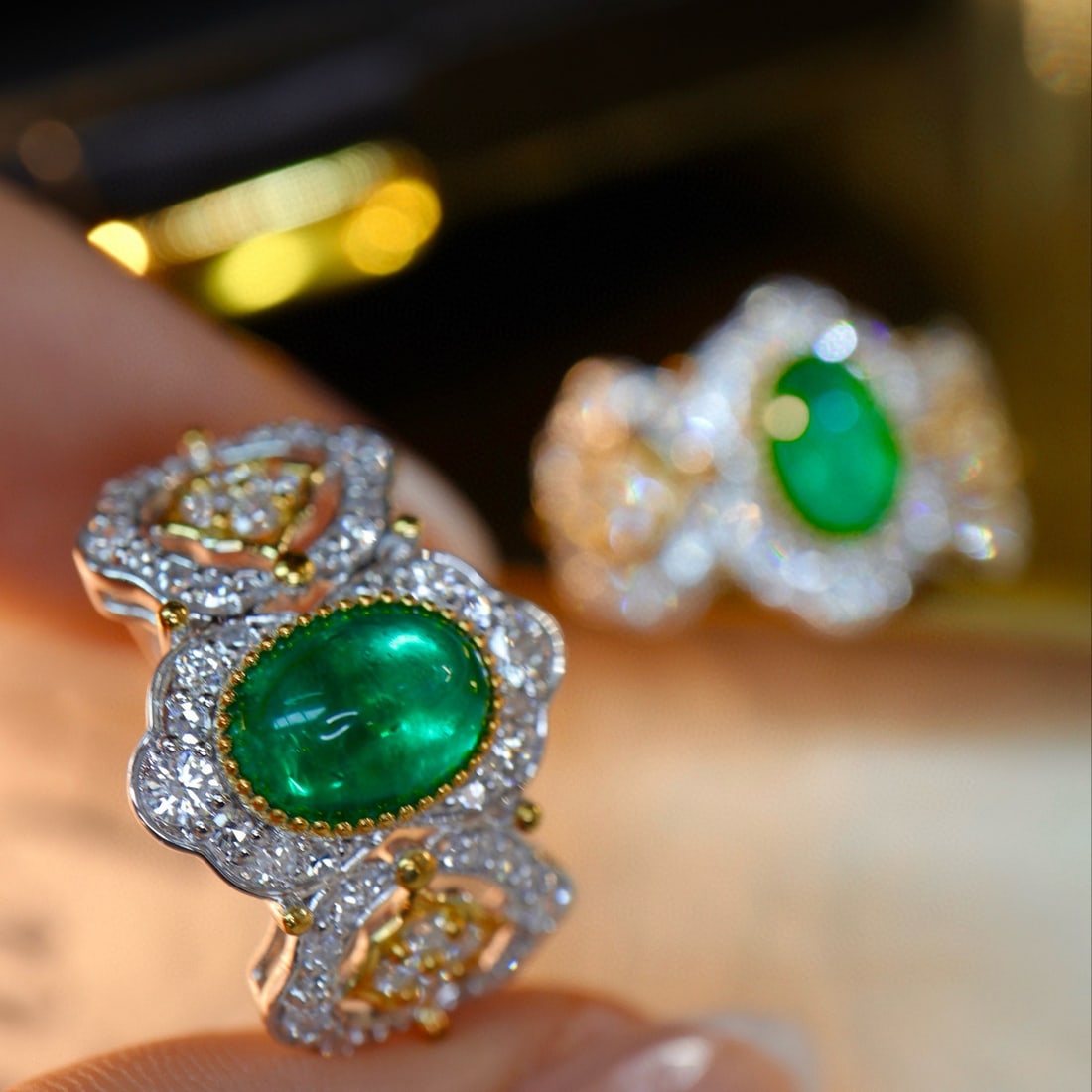 14k Gold 3.91 Ctw Vivid Green Natural Emerald & Diamond Ring - 5