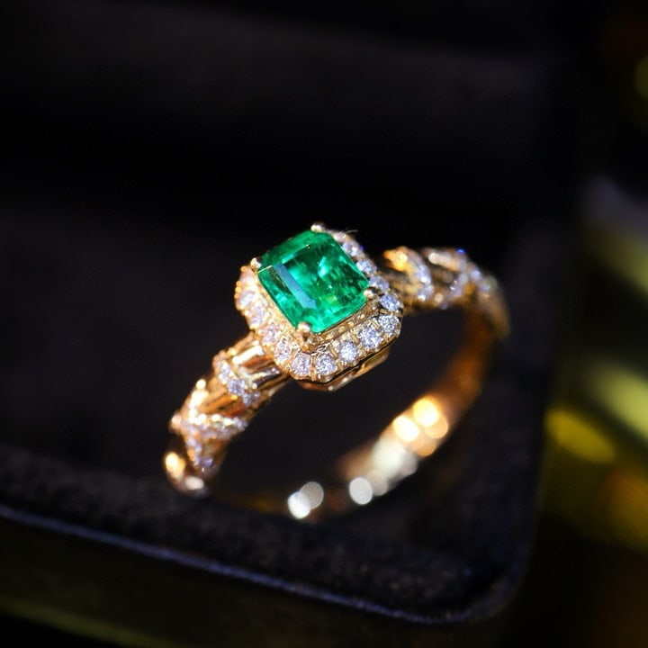 14k Gold 0.66 Ctw Vivid Green Natural Emerald & Diamond Ring - 5