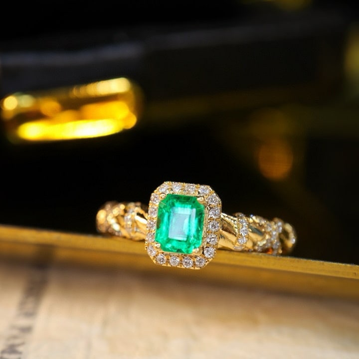 14k Gold 0.66 Ctw Vivid Green Natural Emerald & Diamond Ring - 6