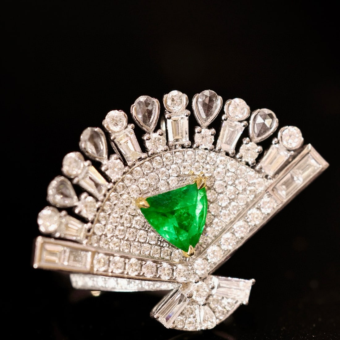 14k Gold 2.36 Ctw Vivid Green Natural Emerald & Diamond Ring/brooch/pendant( Without Chain ): Ref:230996223 // gold content:14k gold // ring size:7. 25us // // main gemstone:emerald // shape:triangle // carat weight:0. 6ct // color:vivid green // treatment:natural // // adjacent gemstone 2 : d