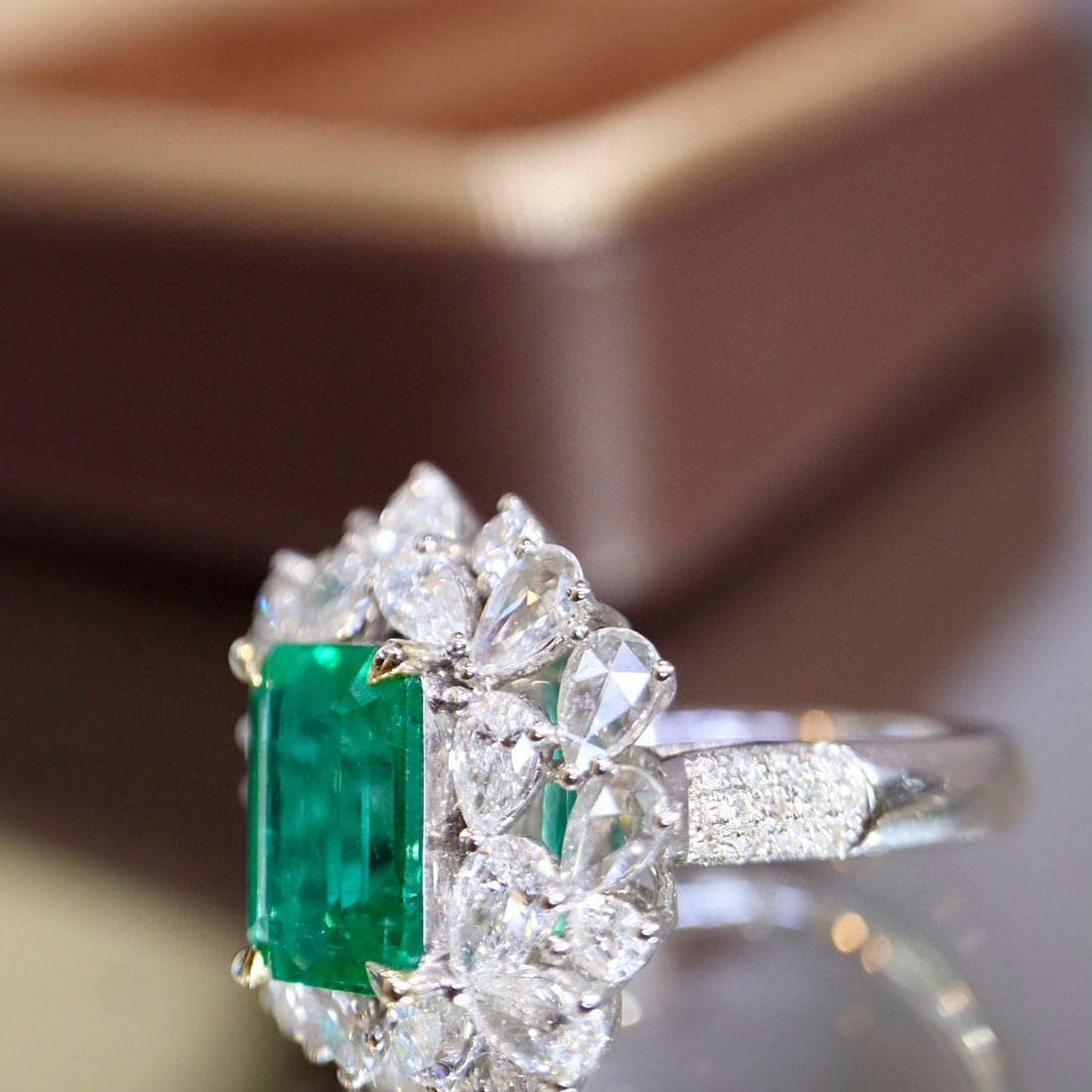14k Gold 3.63 Ctw Vivid Green Natural Emerald & Diamond Ring - 3