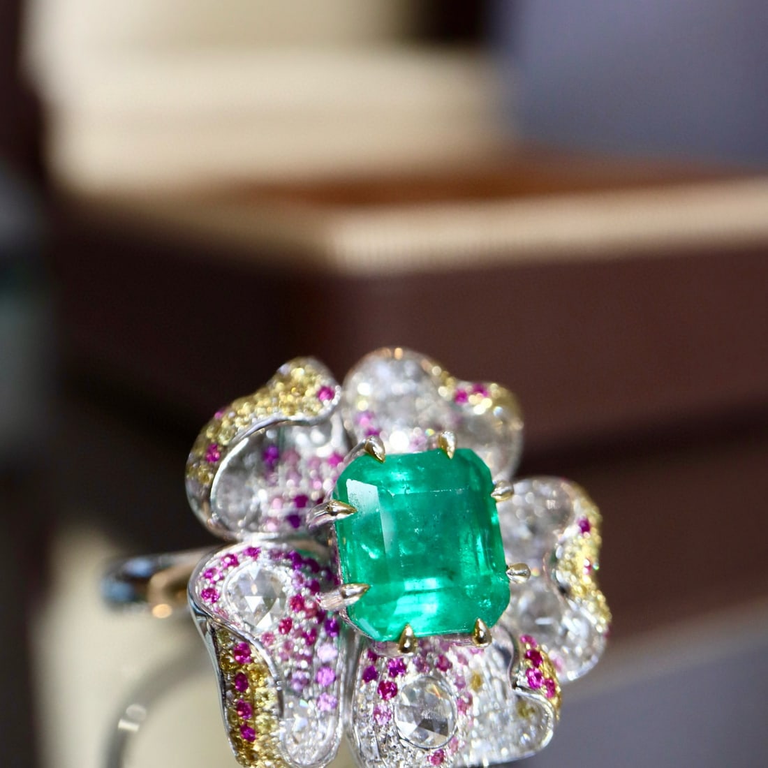 14k Gold 3.17 Ctw Vivid Green Natural Emerald & Diamond Ring - 2