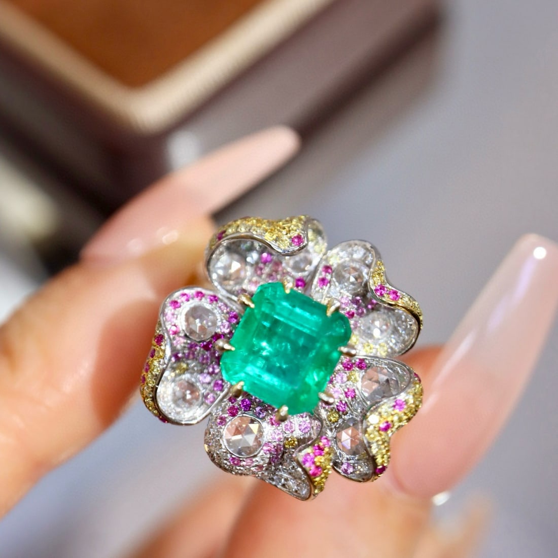 14k Gold 3.17 Ctw Vivid Green Natural Emerald & Diamond Ring - 4