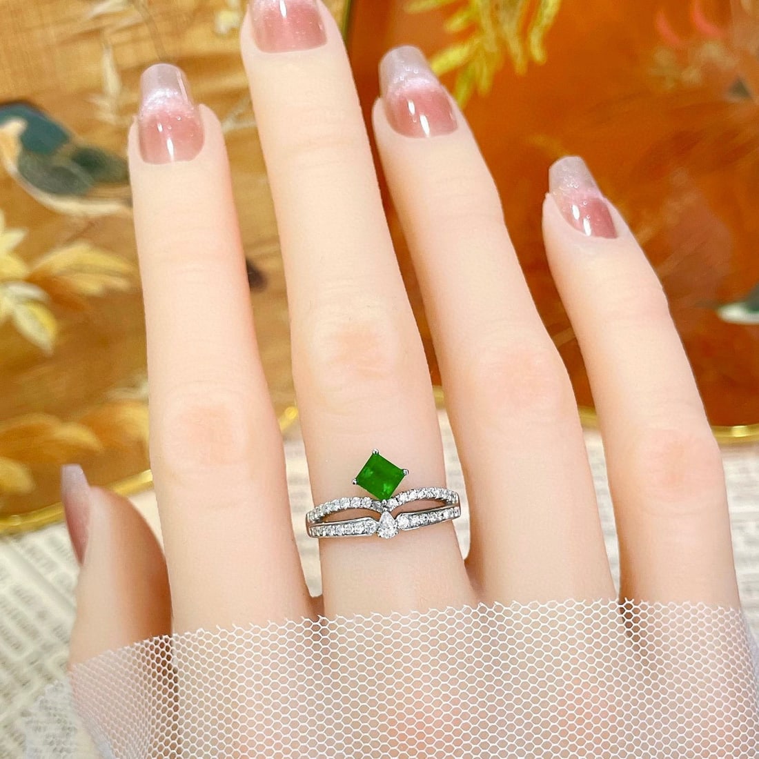 14k Gold 0.78 Ctw Vivid Green Natural Emerald & Diamond Ring - 2