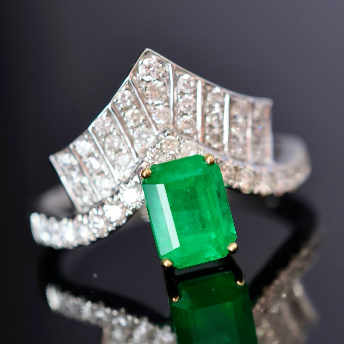 14k Gold 1.92 Ctw Vivid Green Natural Emerald & Diamond Ring - 6
