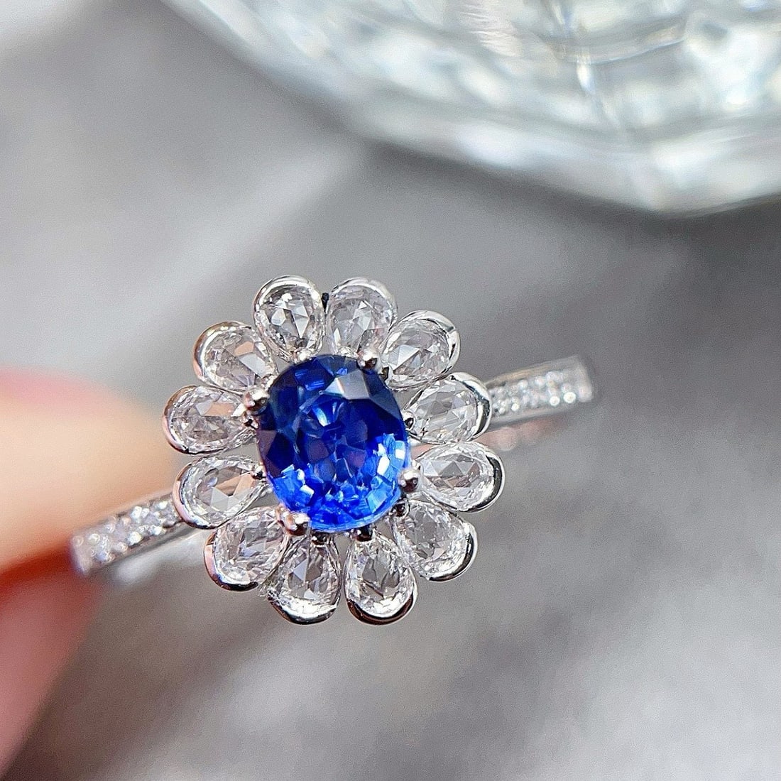 14k Gold 0.7 Ct Natural Sapphire & Diamond & Sapphire Ring: Ref:230996243 // gold content:14k gold // ring size:7. 25us // // main gemstone:sapphire // shape:oval // carat weight:0. 7ct // color:cornflower blue // treatment:natural // // adjacent gemstone 2 :