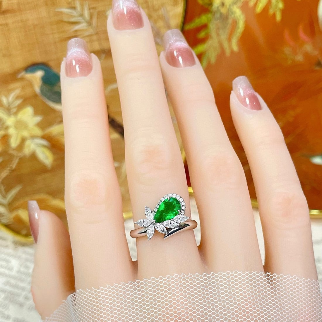 14k Gold 1.23 Ctw Vivid Green Natural Emerald & Diamond Ring - 4