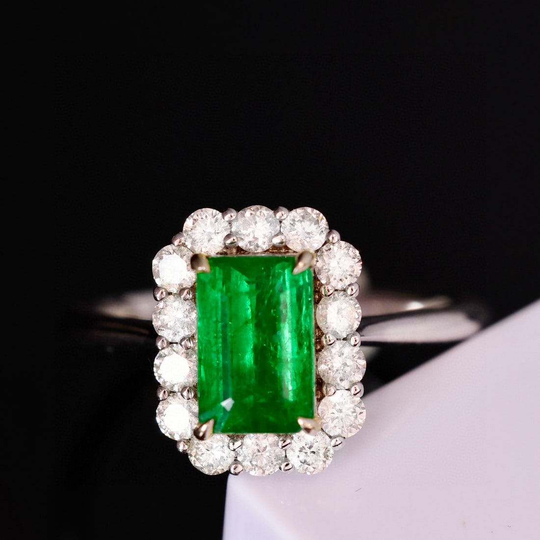 14k Gold 2.08 Ctw Vivid Green Natural Emerald & Diamond Ring - 2