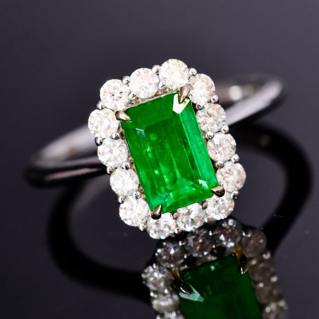 14k Gold 2.08 Ctw Vivid Green Natural Emerald & Diamond Ring - 3