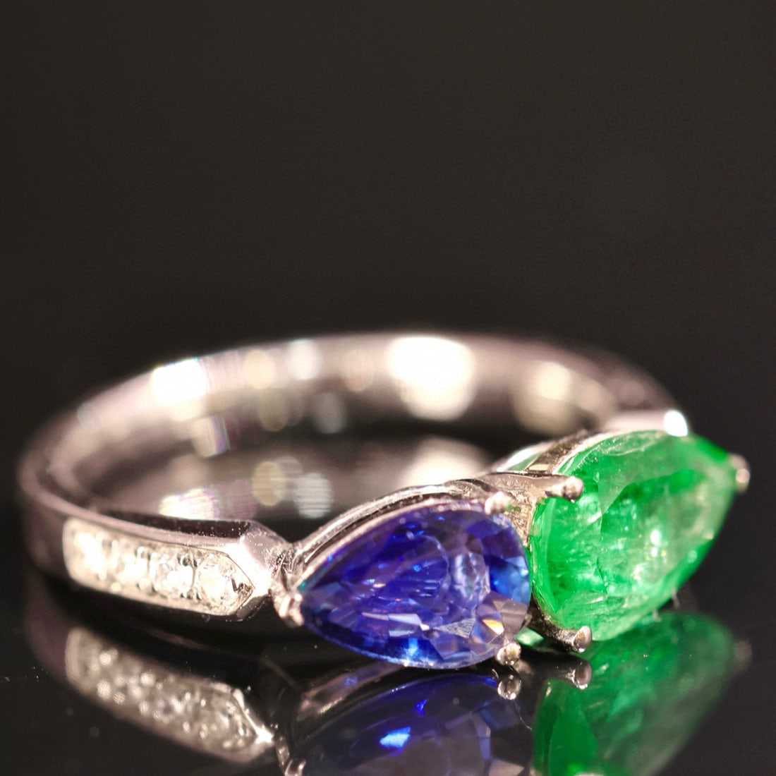 14k Gold 2.03 Ctw Vivid Green Natural Emerald & Sapphire & Toi Et Moi Ring - 6