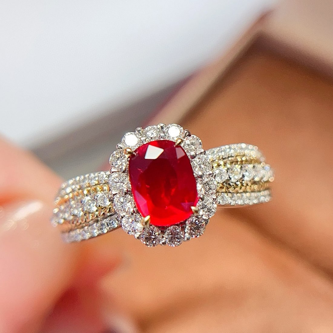 14k Gold 1.57 Ctw Natural Ruby & Diamond Ring: Ref:230996258 // gold content:14k gold // ring size:7. 25us // // main gemstone:ruby // shape:oval // carat weight:1. 02ct // color:pigeonblood red // treatment:natural // // adjacent gemstone 2 : dia