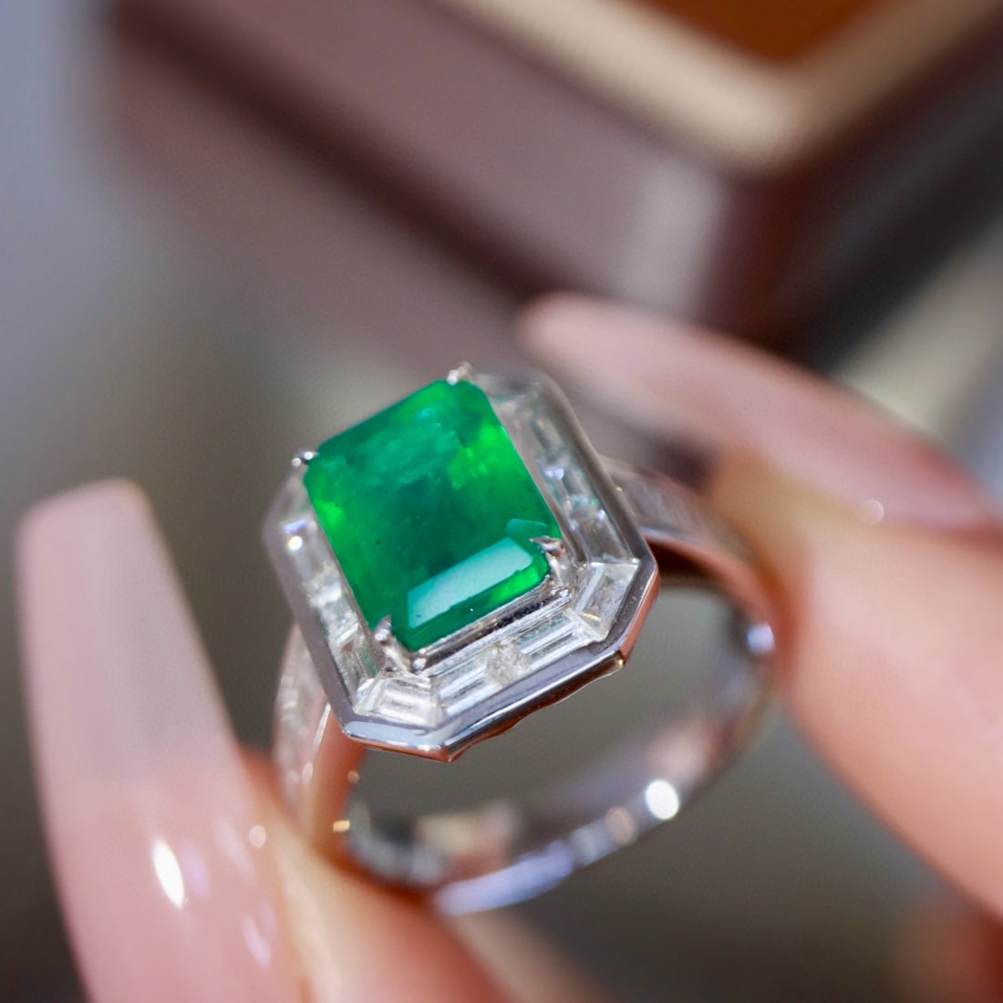 14k Gold 3.37 Ctw Vivid Green Natural Emerald & Diamond Ring - 3