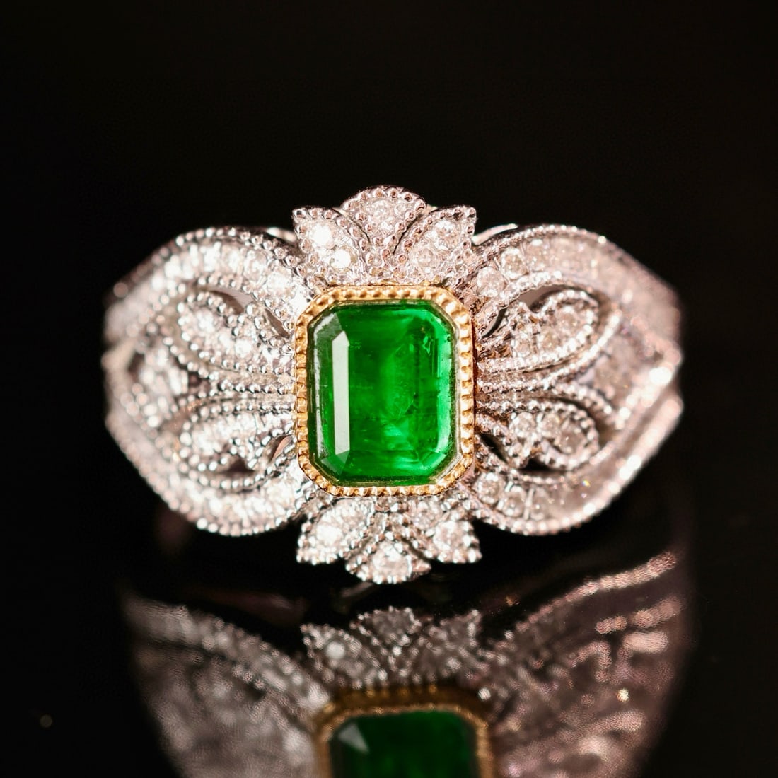 14k Gold 0.98 Ctw Vivid Green Natural Emerald & Diamond Ring - 2