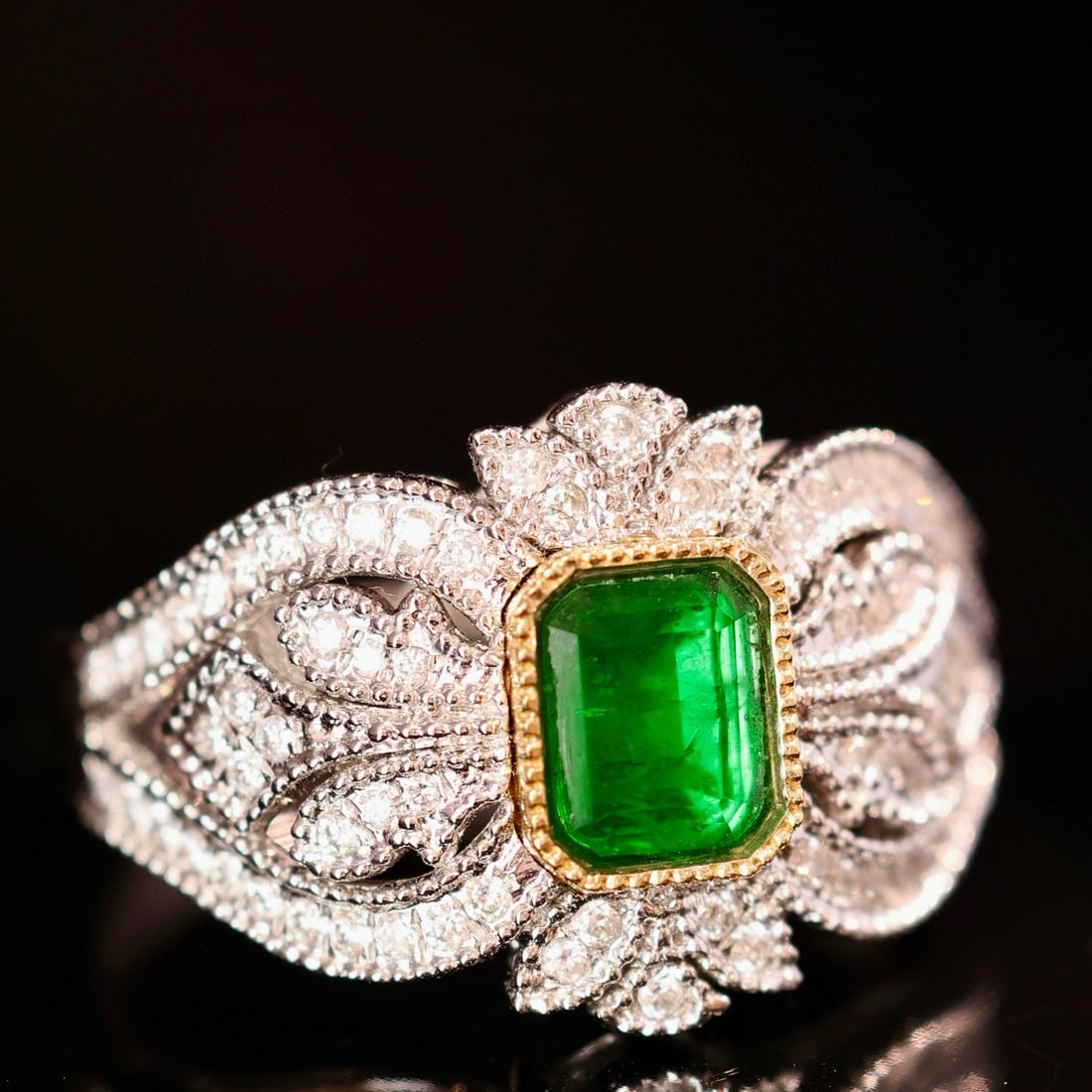 14k Gold 0.98 Ctw Vivid Green Natural Emerald & Diamond Ring - 3