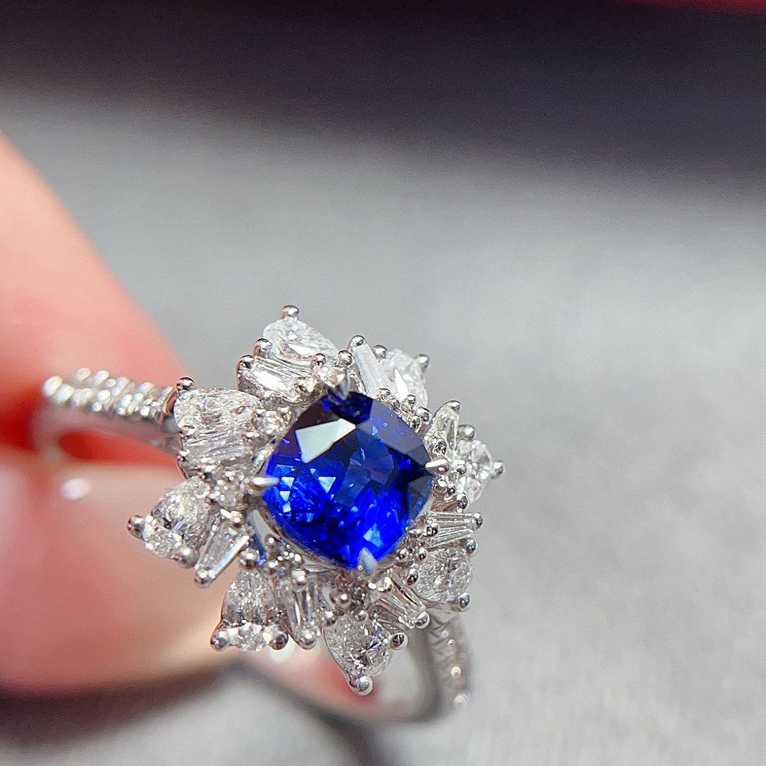 14k Gold 1.66 Ctw Natural Sapphire & Diamond Ring - 3