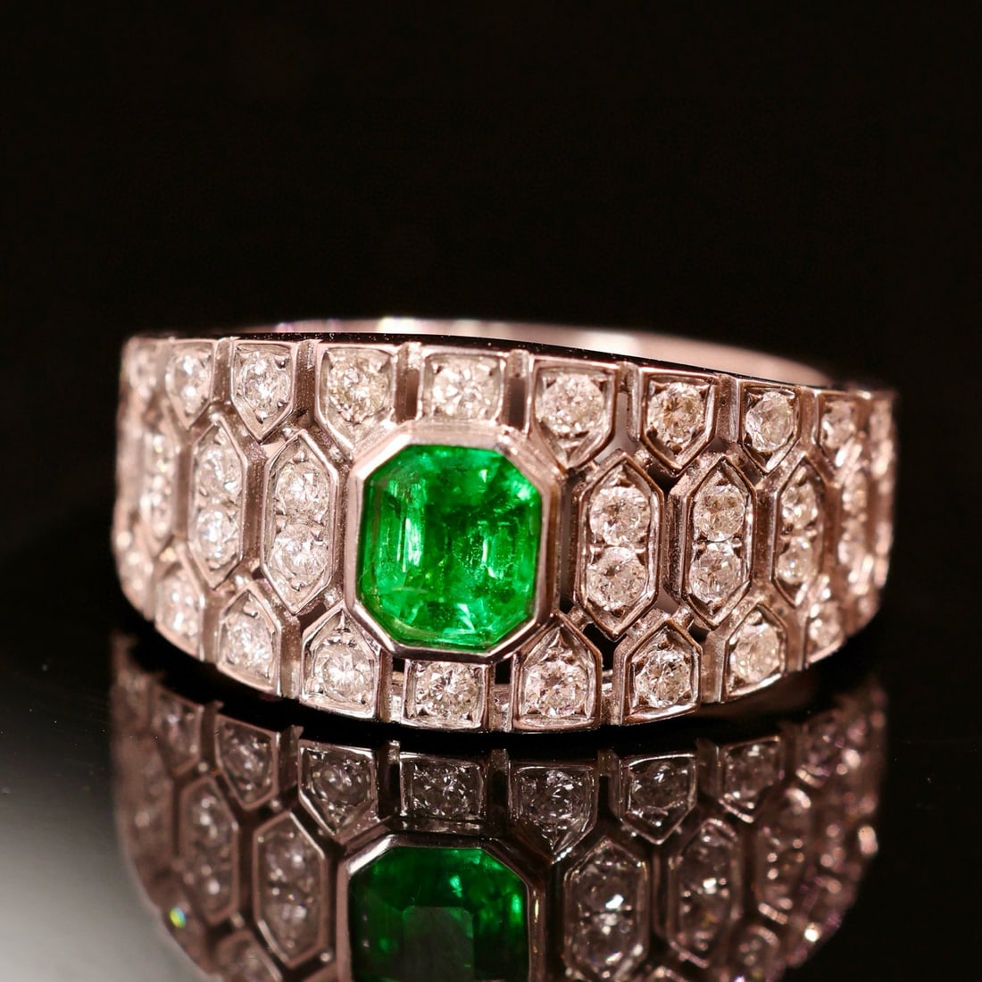 14k Gold 0.60 Ctw Vivid Green Natural Emerald & Diamond Ring - 5