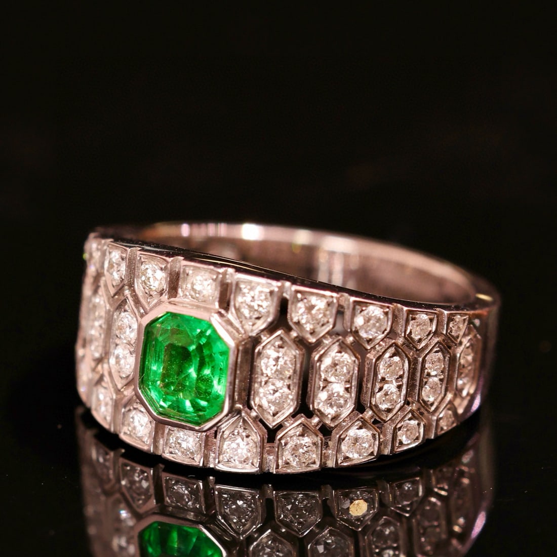 14k Gold 0.60 Ctw Vivid Green Natural Emerald & Diamond Ring - 6
