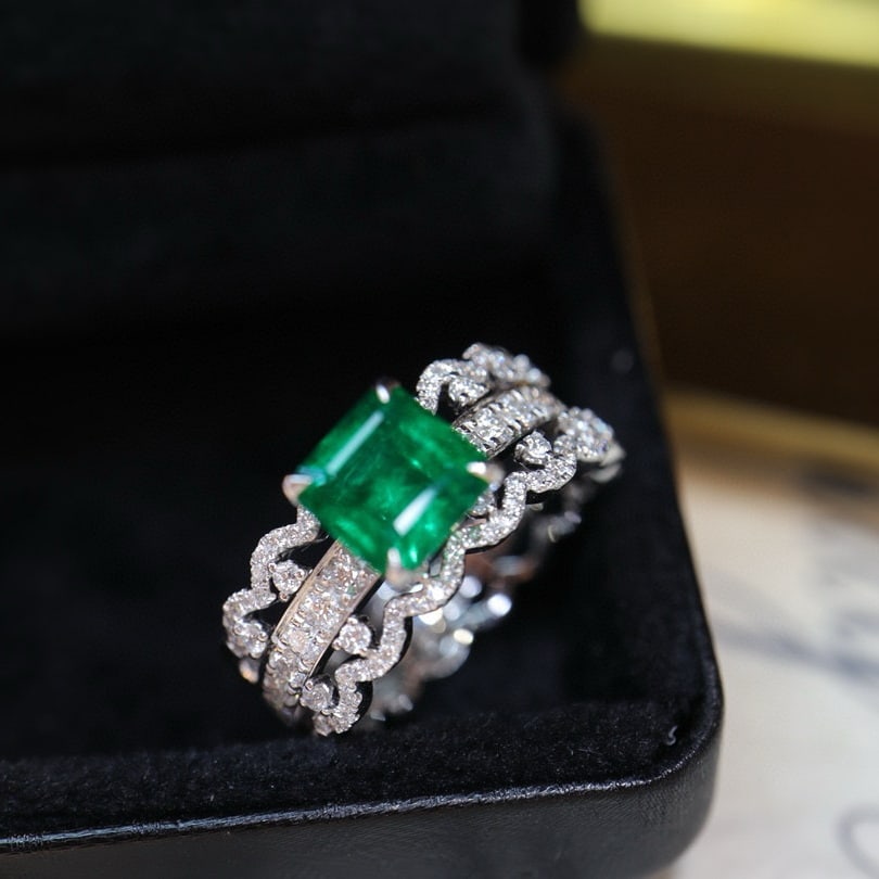 14k Gold 2.08 Ctw Vivid Green Natural Emerald & Diamond Ring - 2