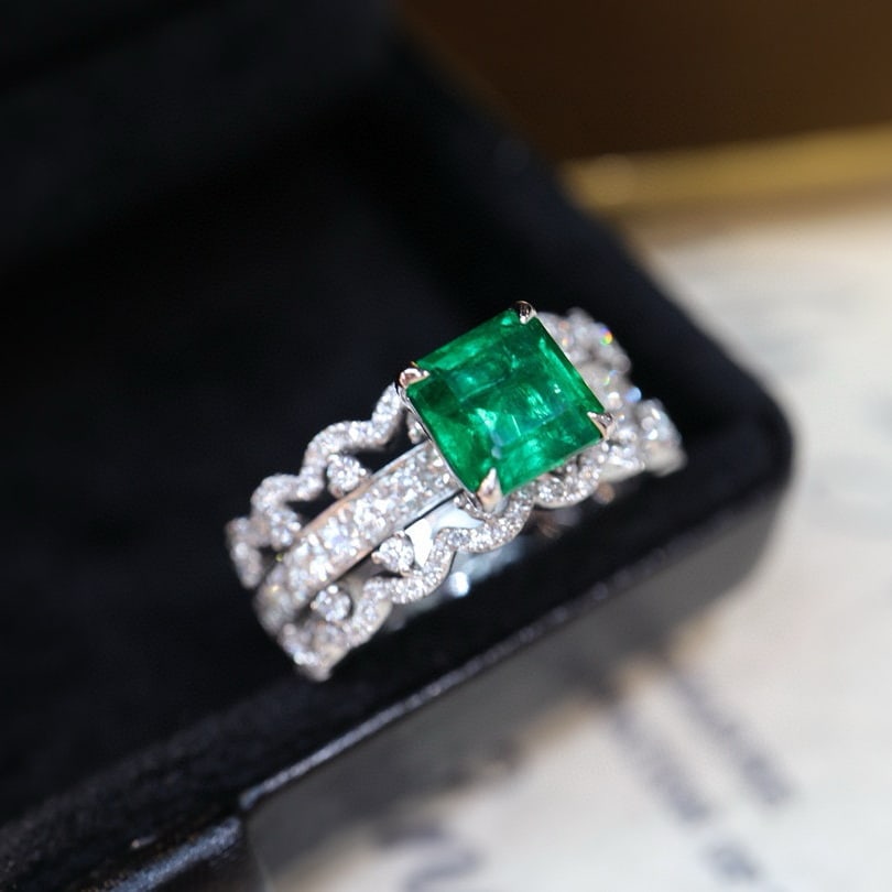 14k Gold 2.08 Ctw Vivid Green Natural Emerald & Diamond Ring - 5