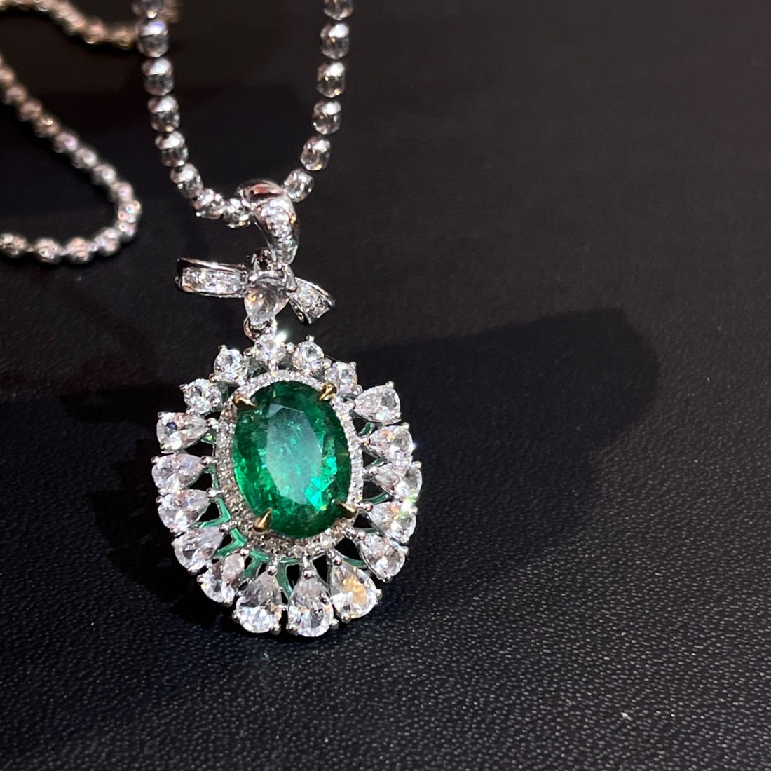 14k Gold 1.21 Ctw Vivid Green Natural Emerald & Diamond Pendant( Without Chain ): Ref:230996276 // gold content:14k gold // main gemstone:emerald // shape:oval // carat weight:1. 12ct // color:vivid green // treatment:natural // // adjacent gemstone 2 : diamond // shape:round //